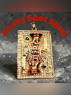 NWOT Gold-Tone King of Spades Enamel Pendant - Red & Black Accent ♠️♥️♦️